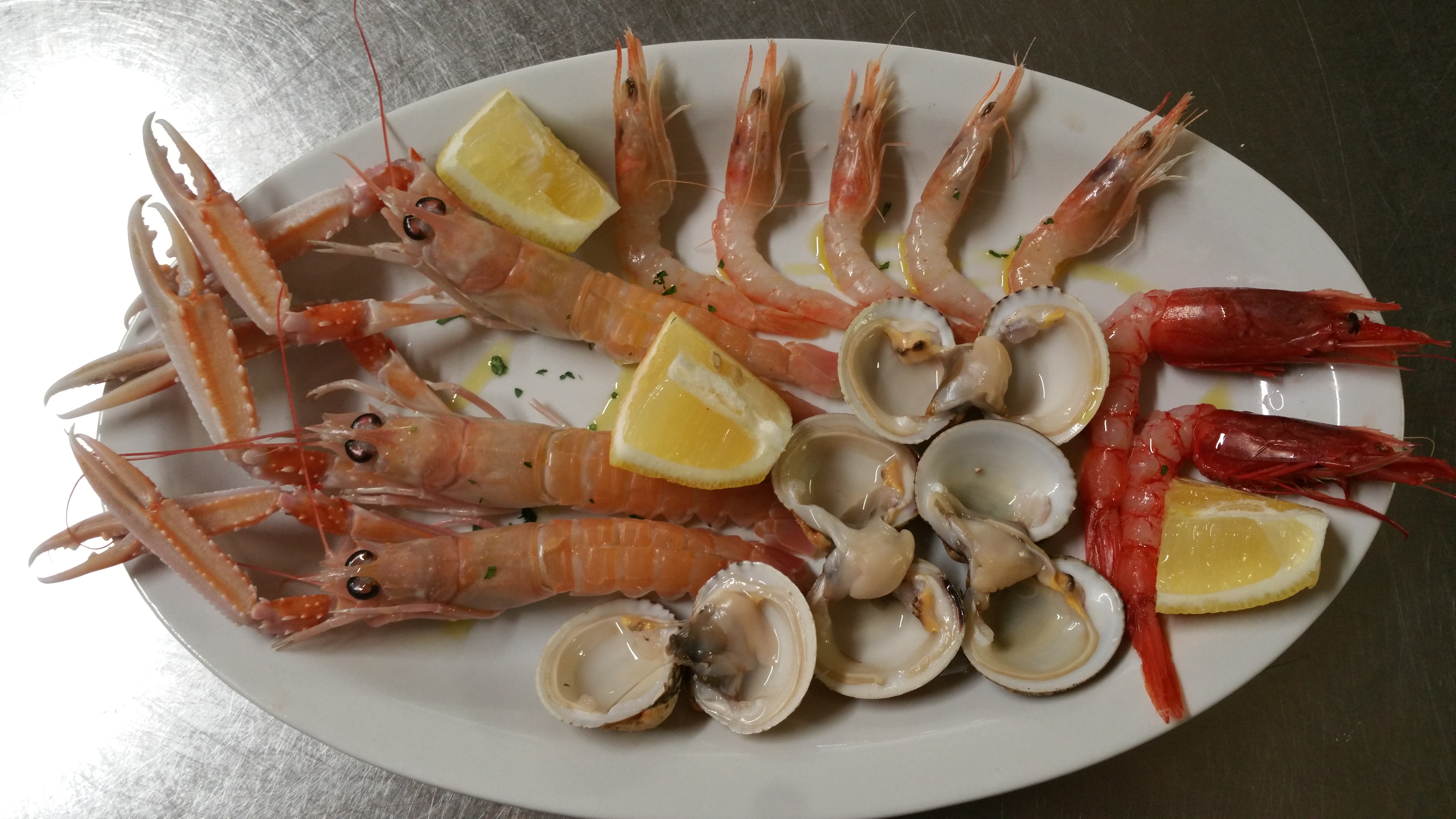 PESCE CRUDO.jpg